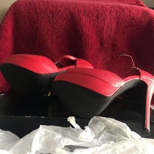 Paper Fox Shoes - Cute red heels Paper Fox Shoes - Cute red heels